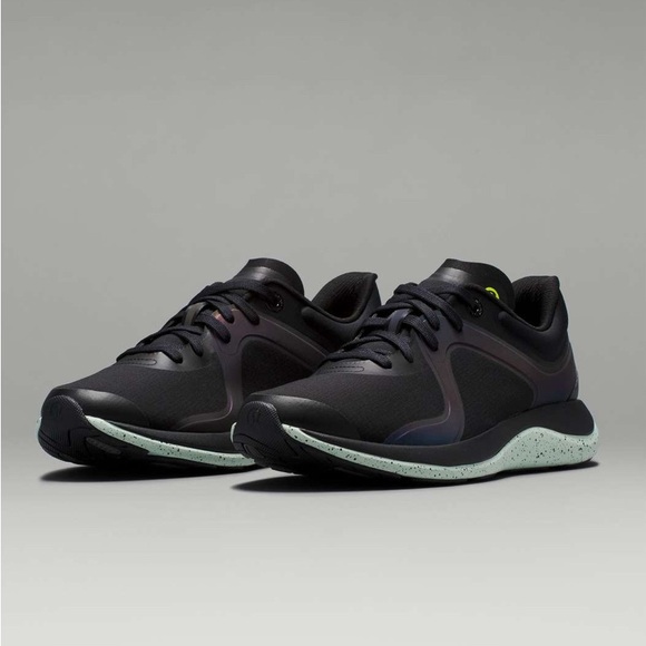 lululemon athletica Chargefeel Low Women’s Workout Shoe Winter Black/Mint 6 - Picture 1 of 7
